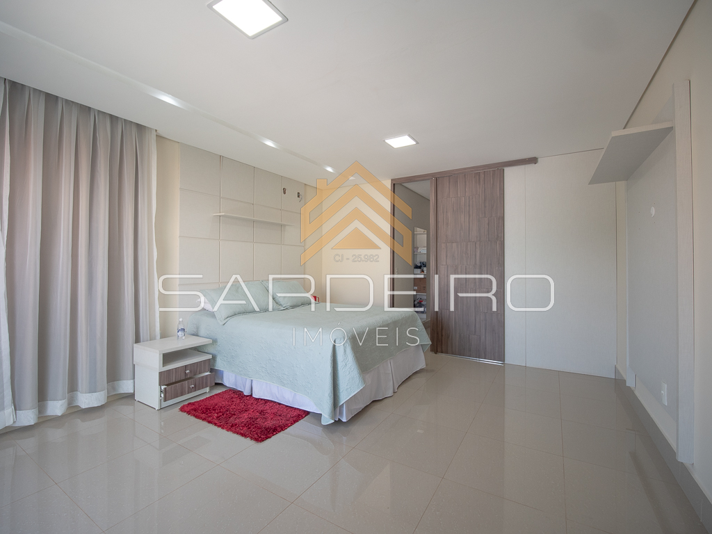 Casa sobrado 3 suítes lote 806m² Rua 08 Vicente Pires DF