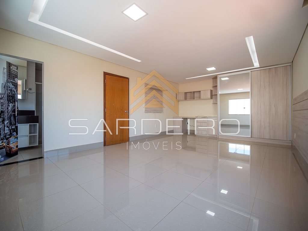 Casa sobrado 3 suítes lote 806m² Rua 08 Vicente Pires DF