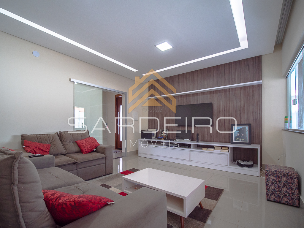 Casa sobrado 3 suítes lote 806m² Rua 08 Vicente Pires DF