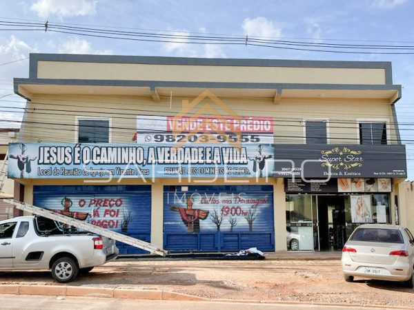 Prédio misto com renda a venda na Rua 12 em Vicente Pires