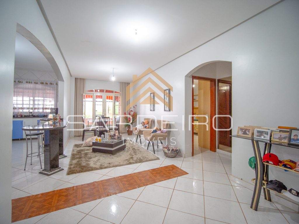 Linda Casa a venda na Ponte Alta Gama com lote de 1950m²