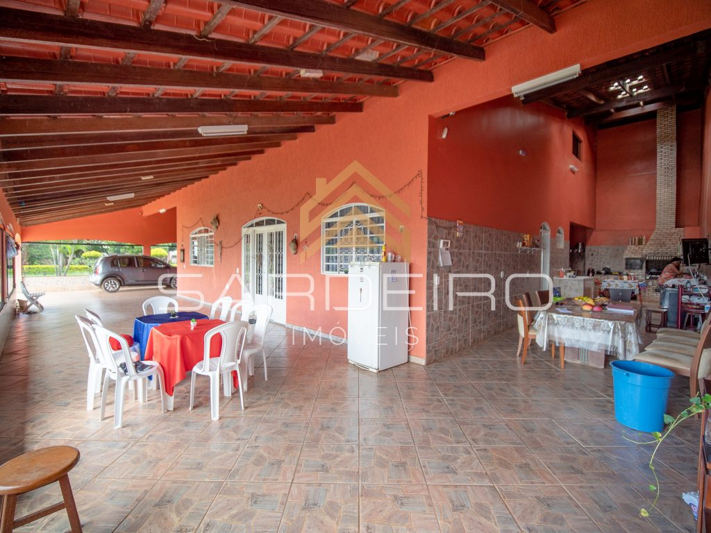 Linda Casa a venda na Ponte Alta Gama com lote de 1950m²