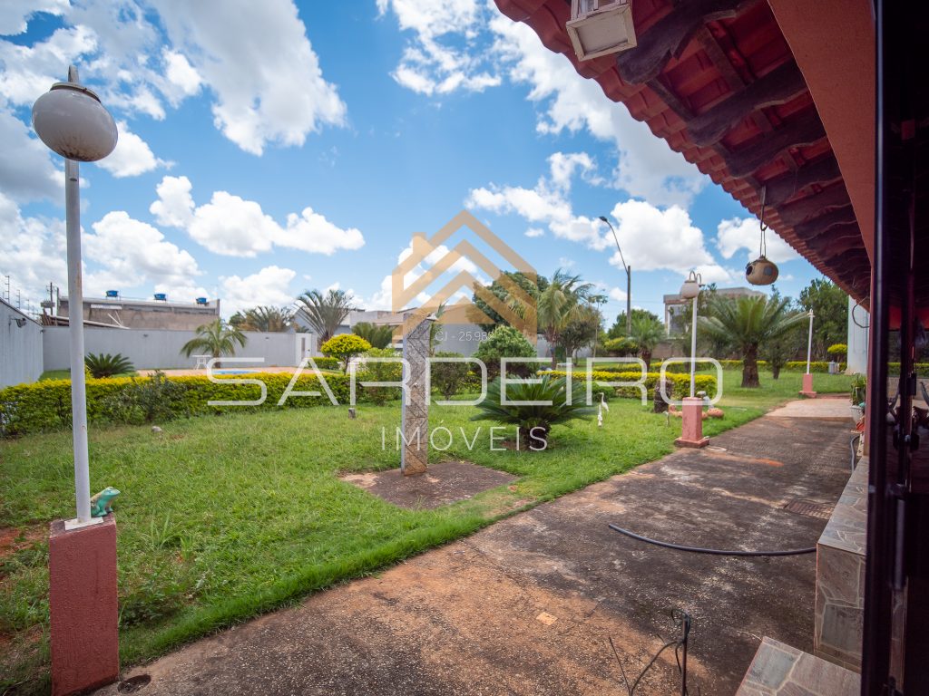 Linda Casa a venda na Ponte Alta Gama com lote de 1950m²