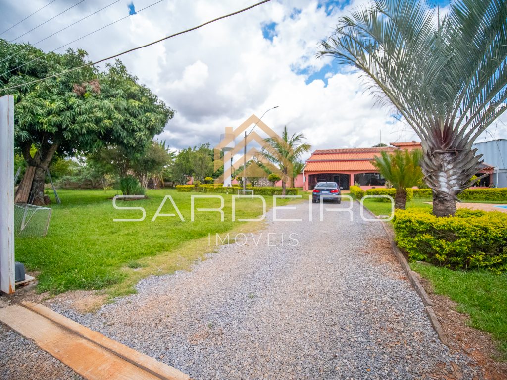 Linda Casa a venda na Ponte Alta Gama com lote de 1950m²