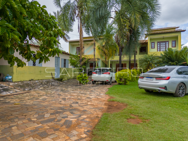 Casa sobrado 6 quartos escriturada com habite-se Vicente Pires DF